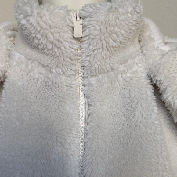 ALO Yoga Foxy Faux Sherpa Teddy Jacket - Picture 5 of 14
